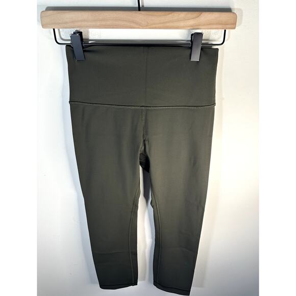 Lululemon Wunder Under Crop (Hi-Rise) Luxtreme 21" Size: 4 - Picture 4 of 7